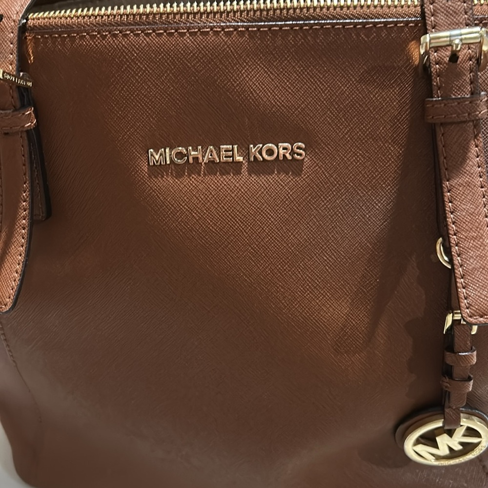 Michael Kors Jet Set zip-top leather shoulder bag - Picture 5 of 5